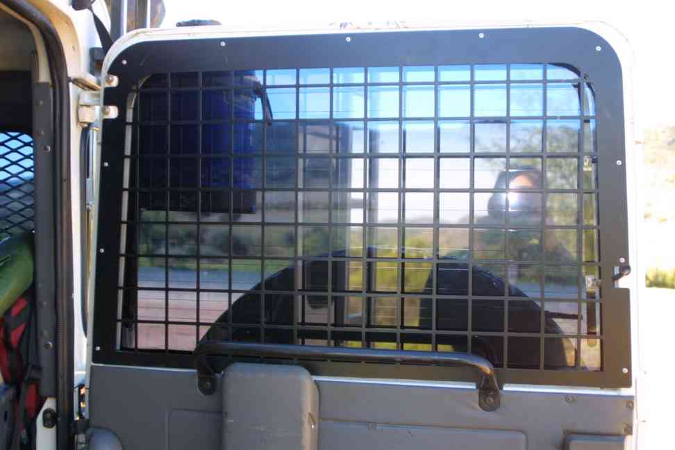 Daph rear window grille
